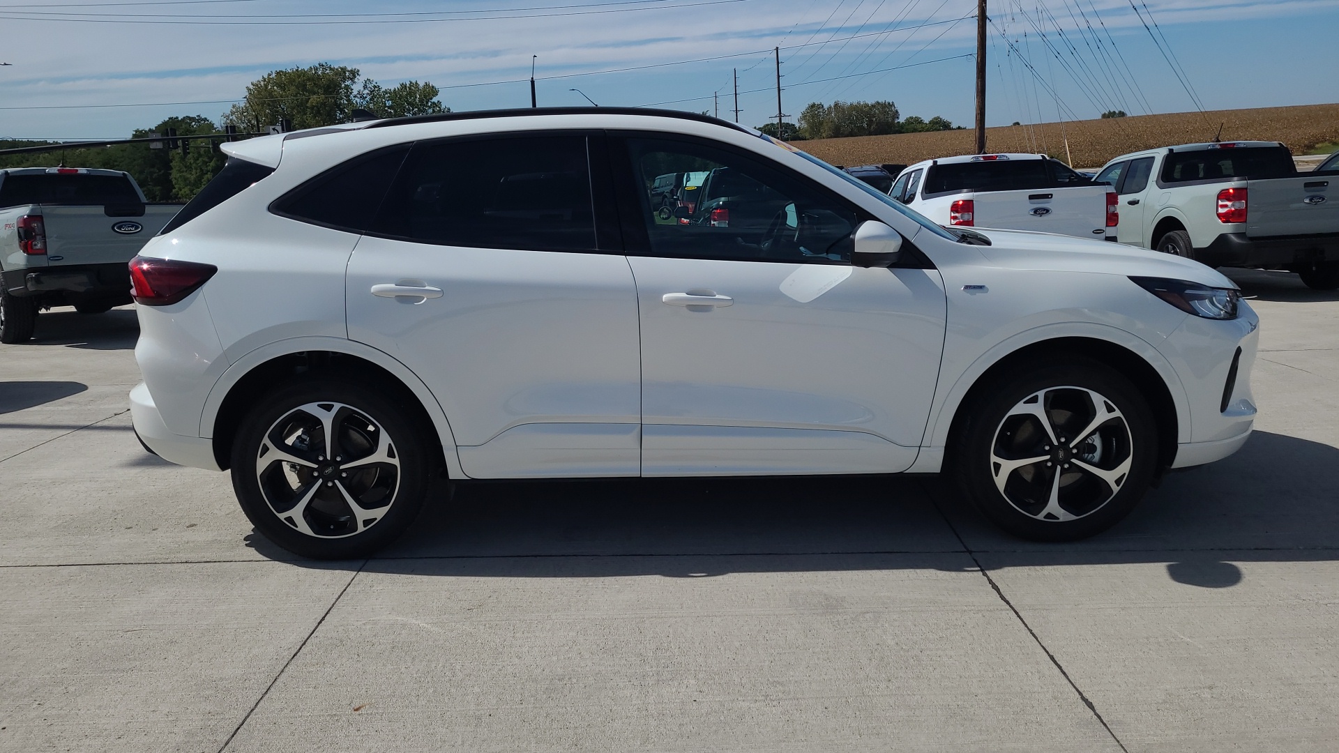 2024 Ford Escape ST-Line Select 2