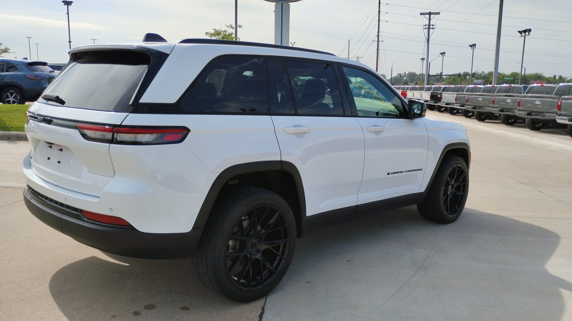 2023 Jeep Grand Cherokee Altitude 3