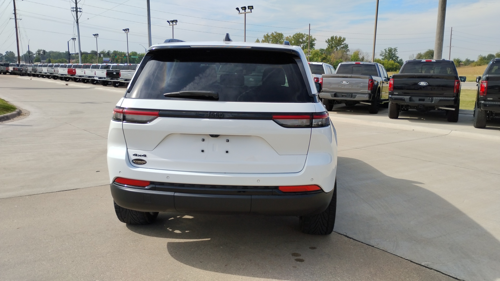 2023 Jeep Grand Cherokee Altitude 4