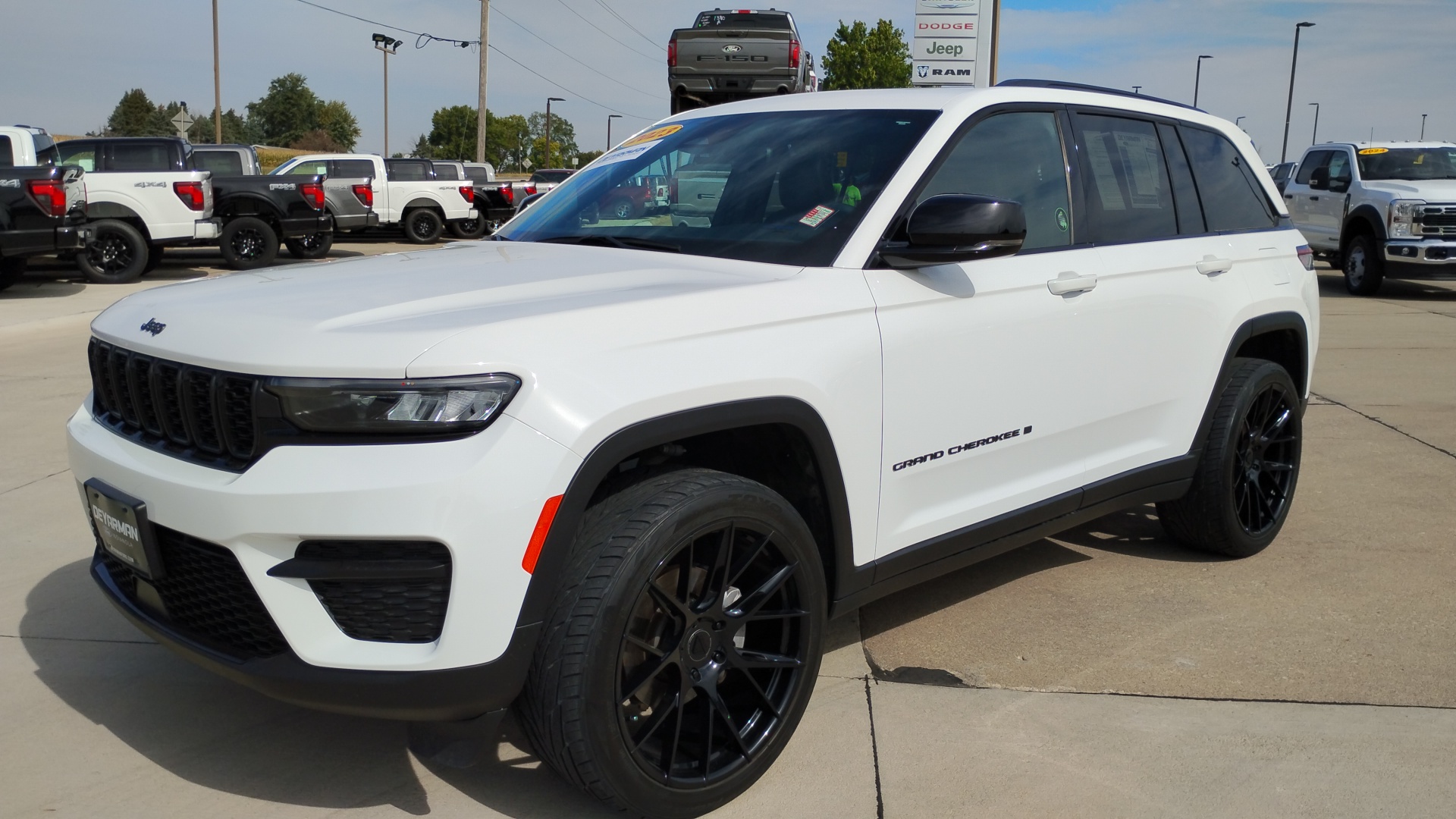 2023 Jeep Grand Cherokee Altitude 7