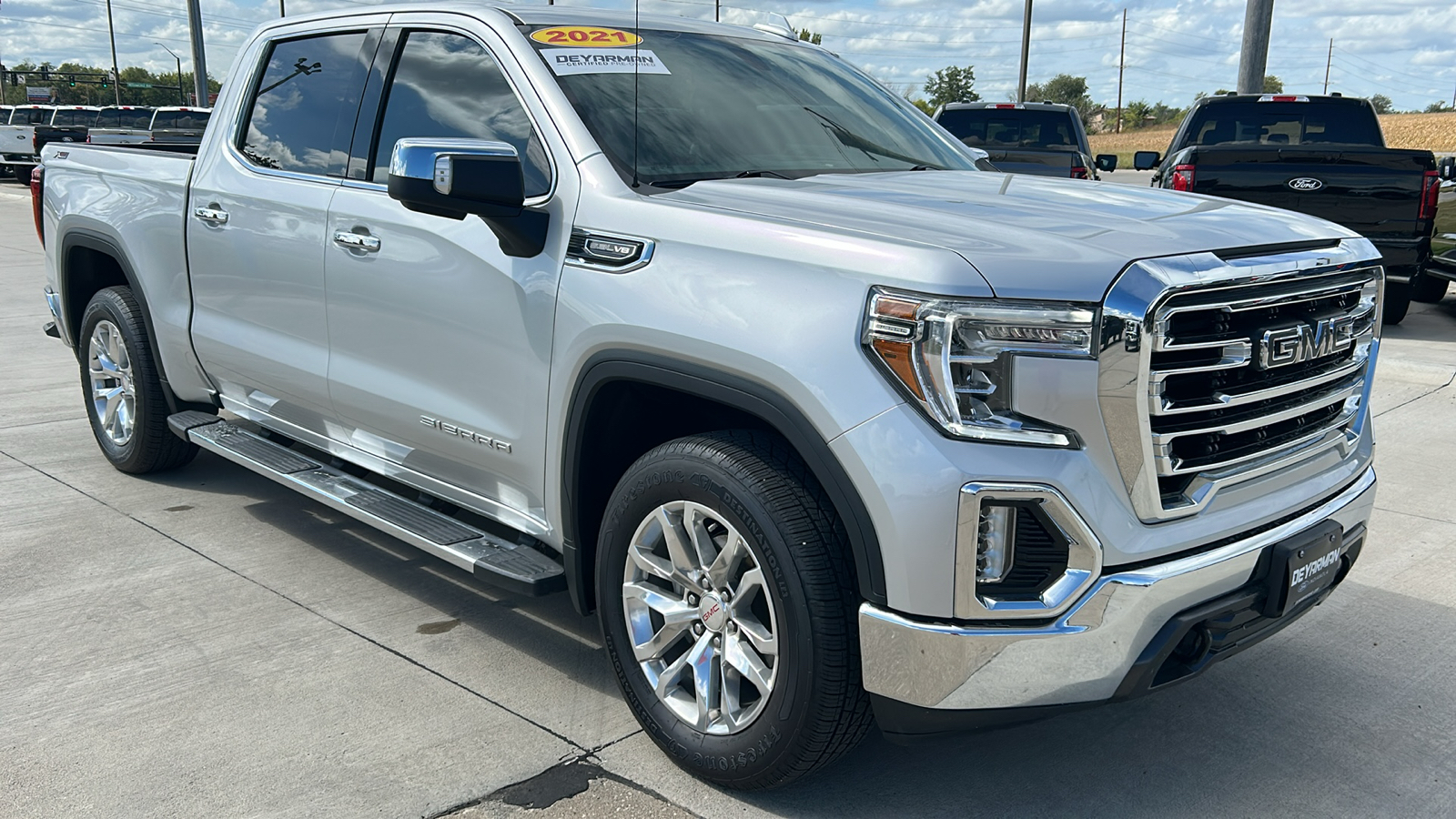 2021 GMC Sierra 1500 SLT 1