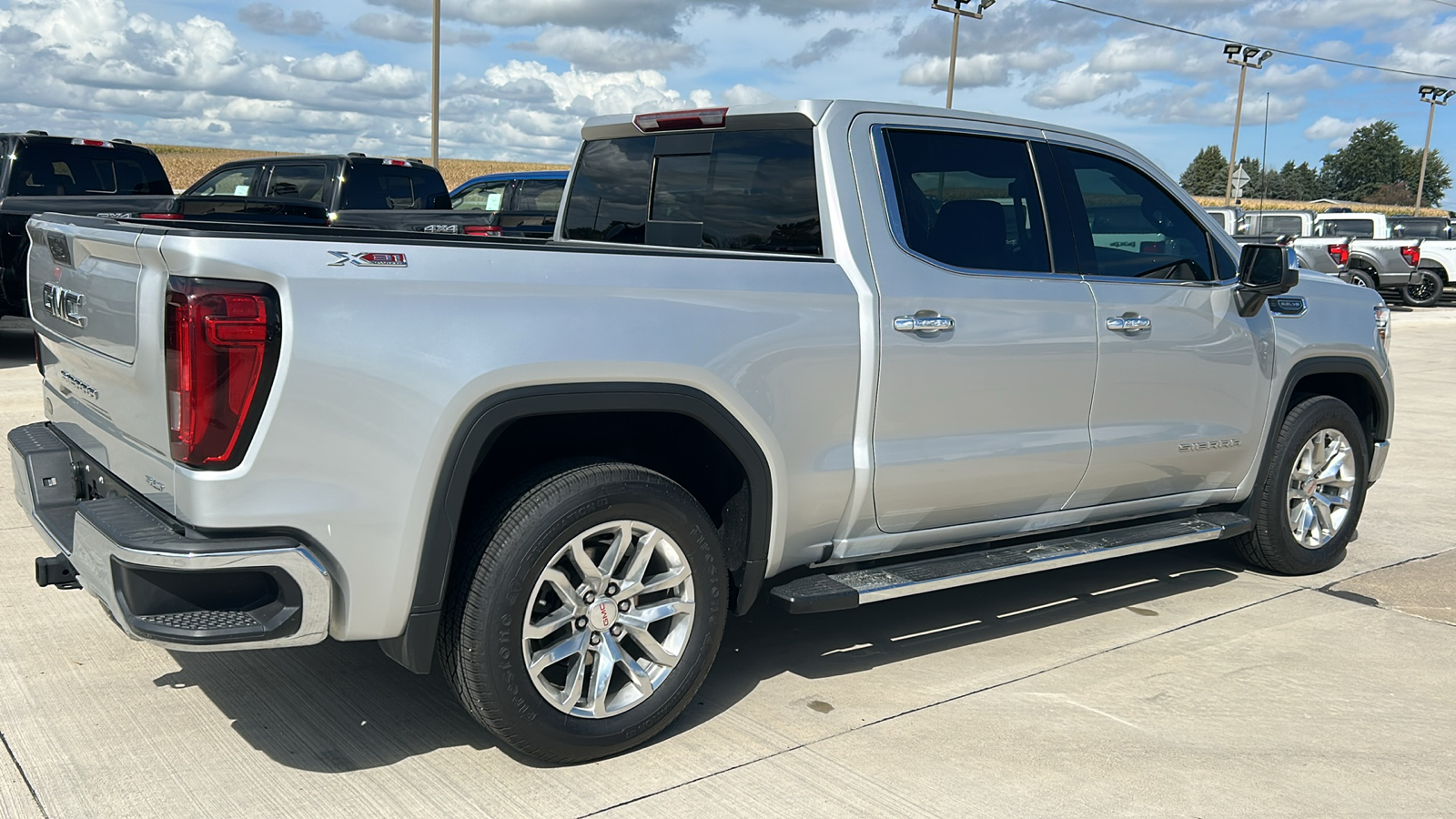 2021 GMC Sierra 1500 SLT 3