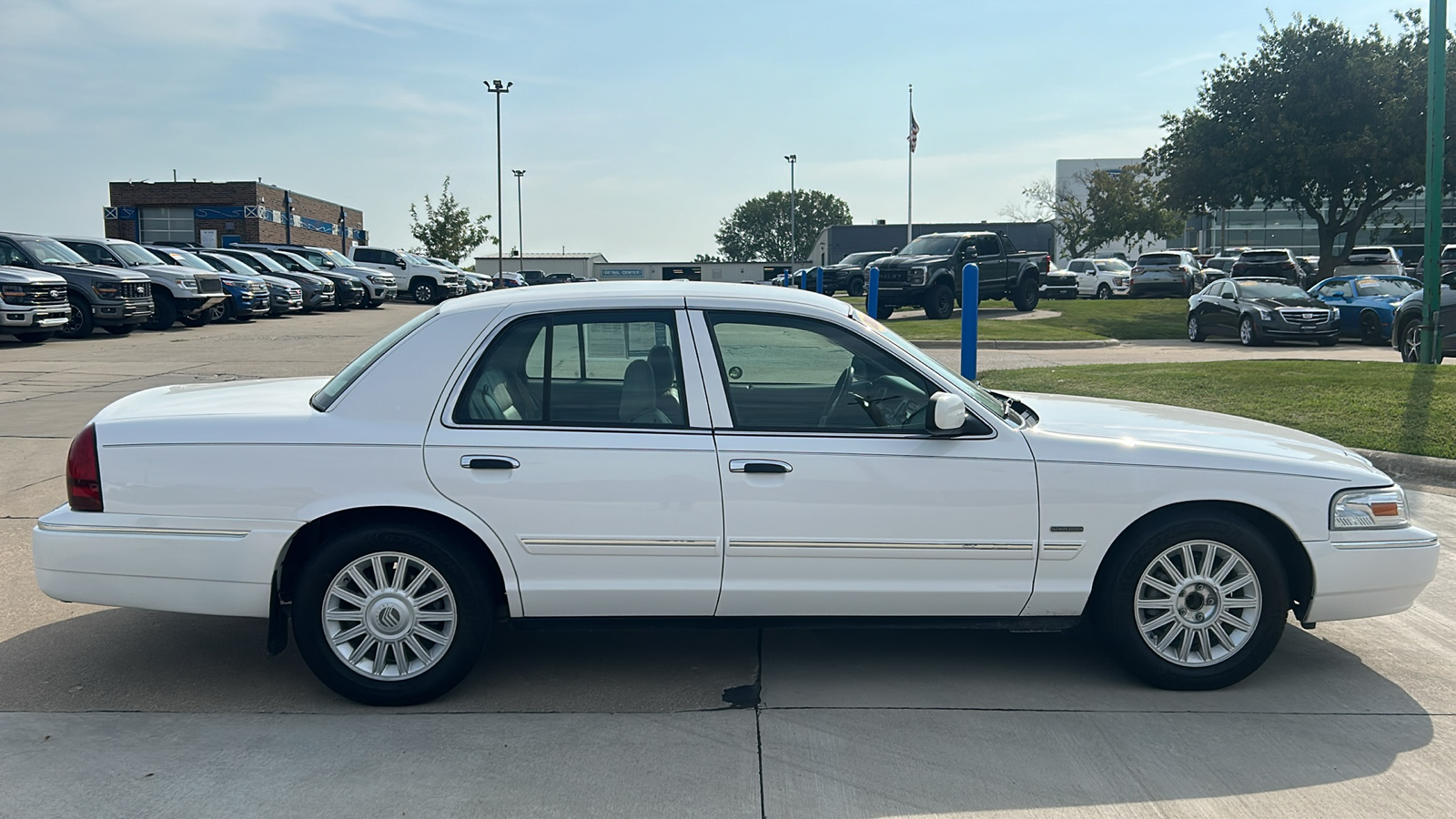 2010 Mercury Grand Marquis LS 2