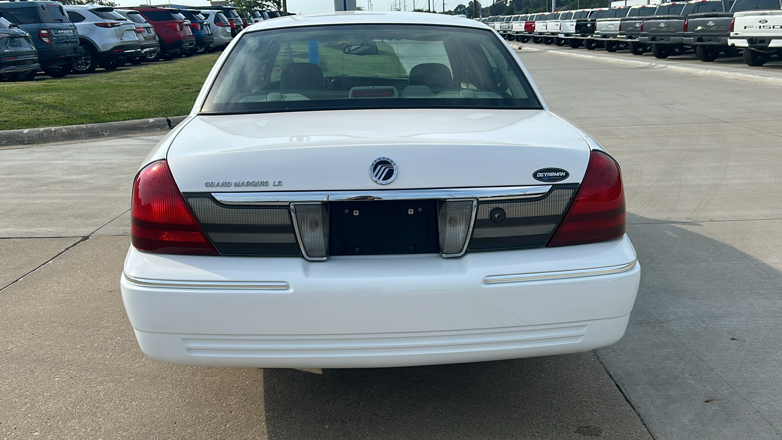 2010 Mercury Grand Marquis LS 4