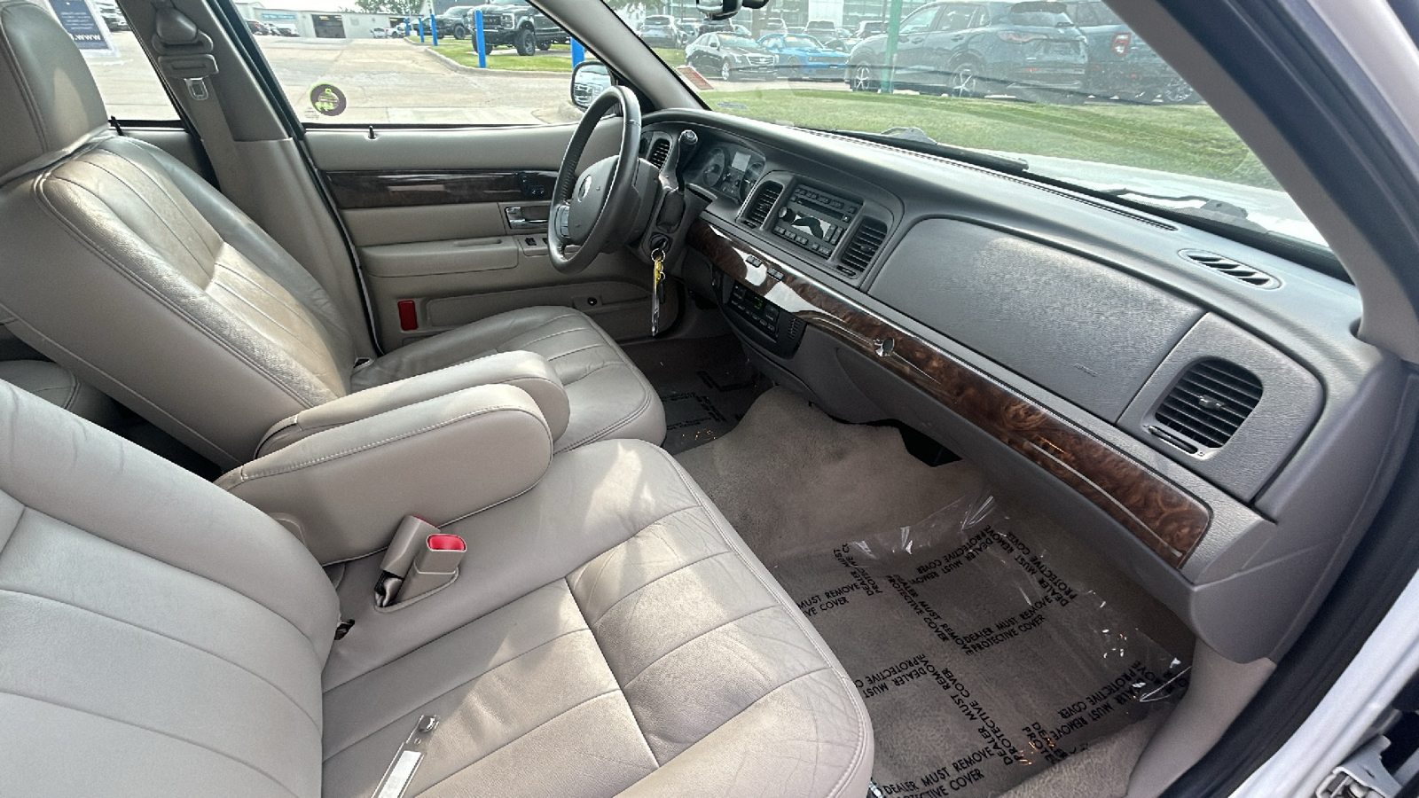 2010 Mercury Grand Marquis LS 16