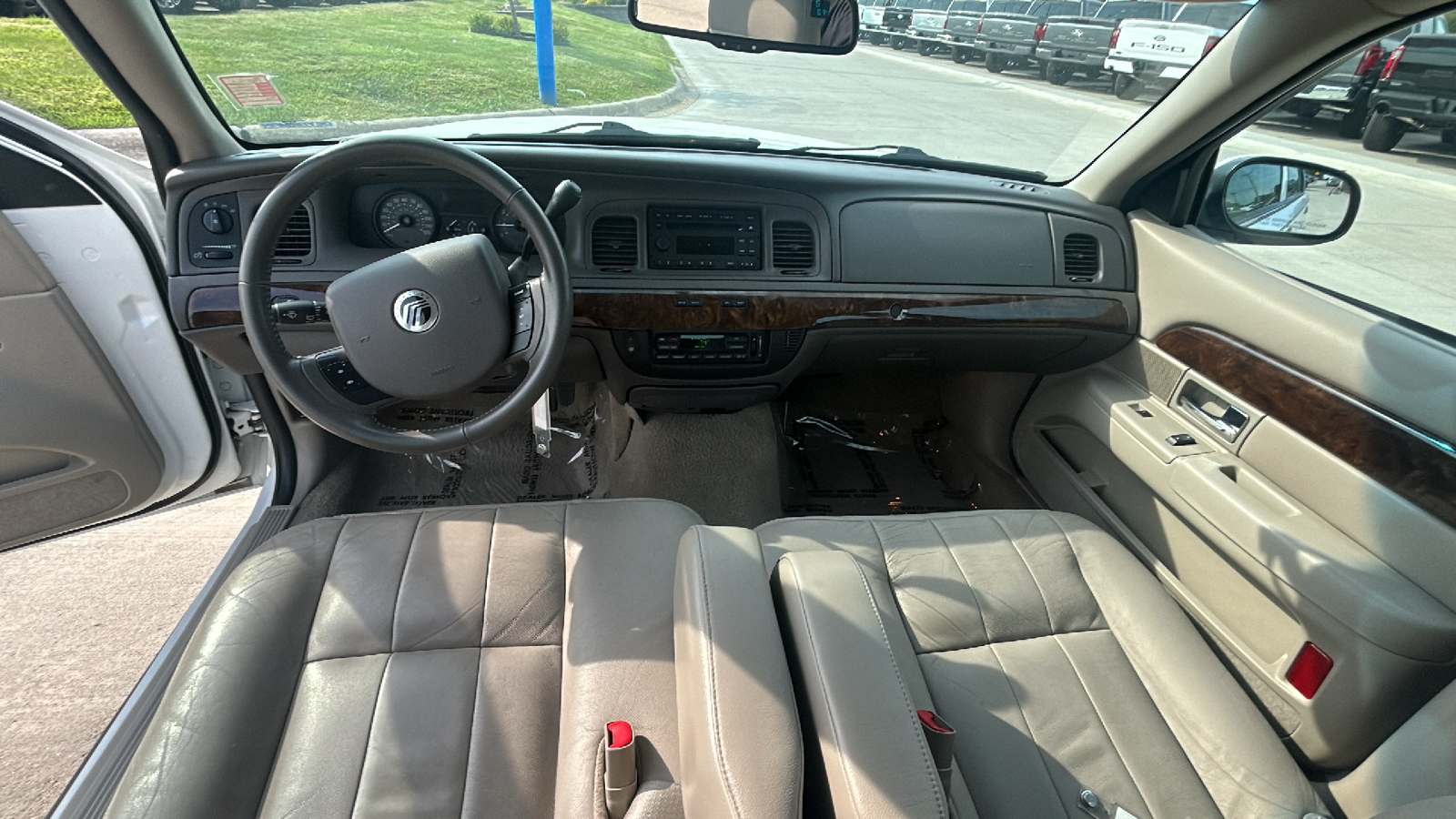 2010 Mercury Grand Marquis LS 19