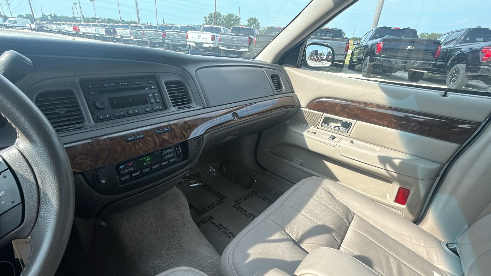 2010 Mercury Grand Marquis LS 33