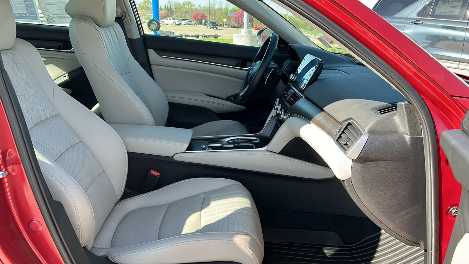 2022 Honda Accord Hybrid Touring 13