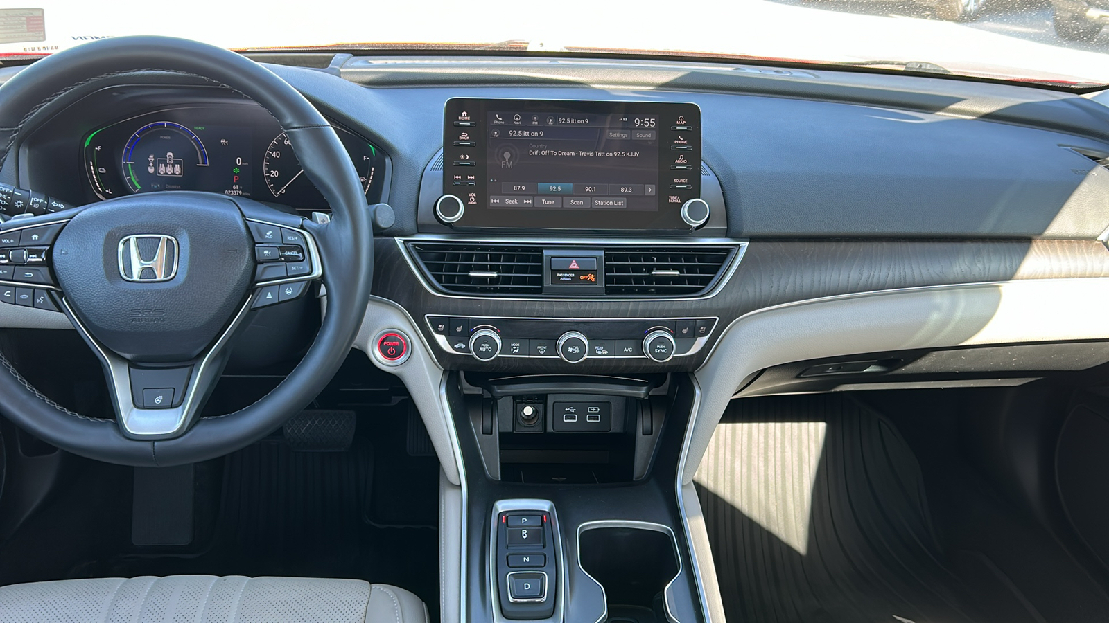 2022 Honda Accord Hybrid Touring 17
