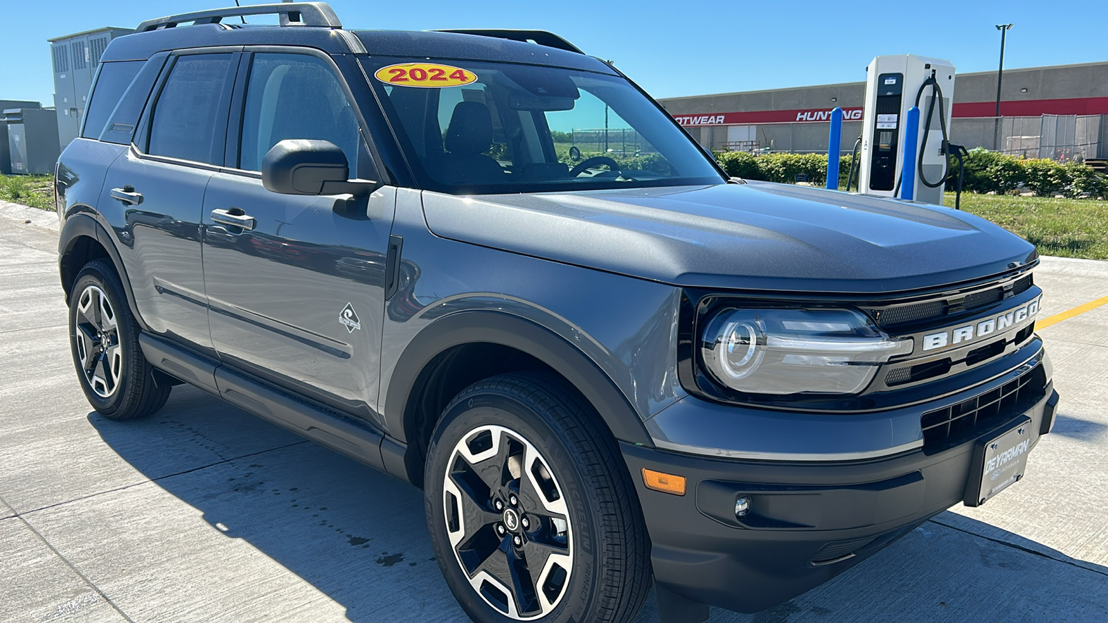 2024 Ford Bronco Sport Outer Banks 1