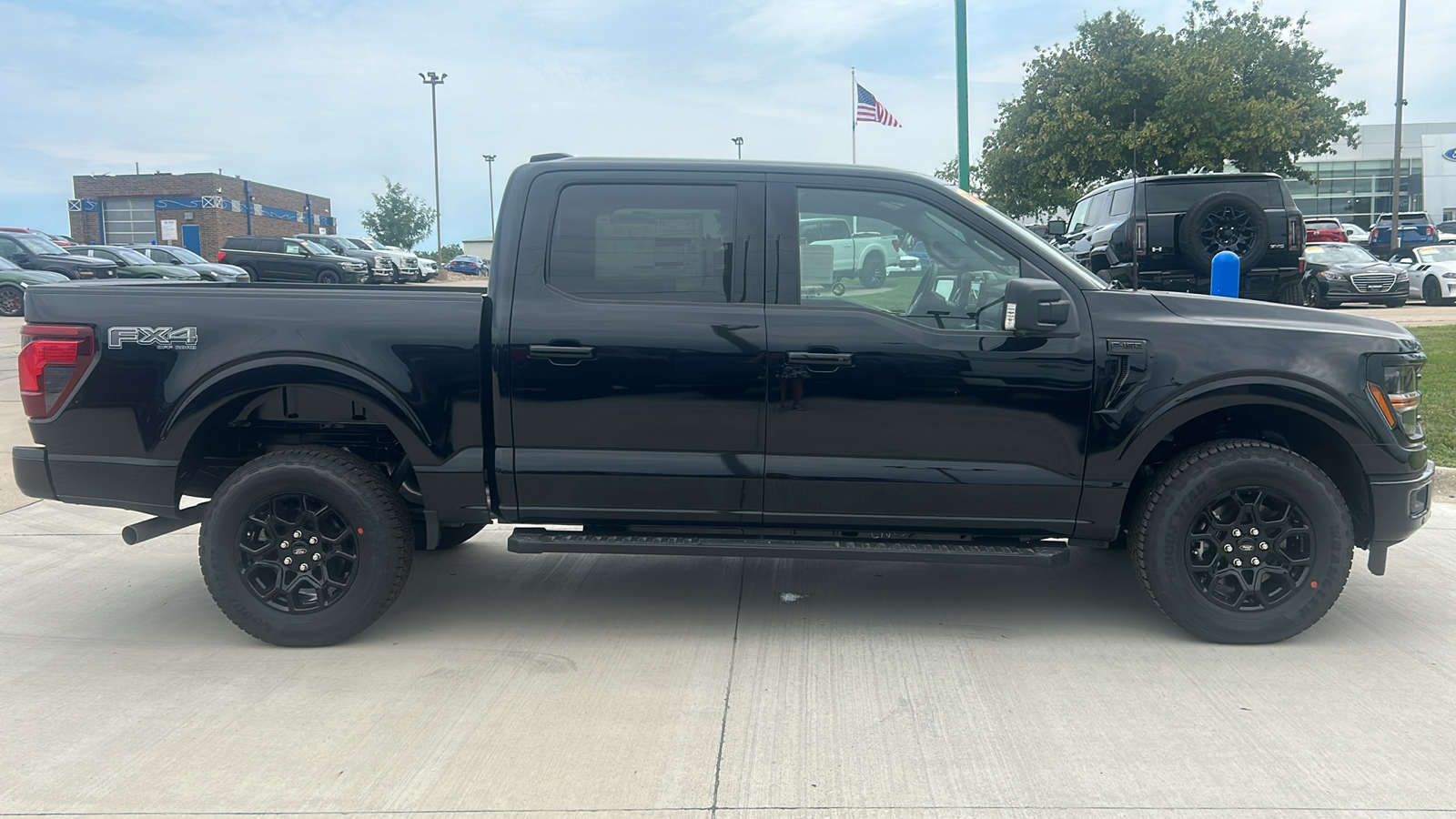 2024 Ford F-150 XLT 2