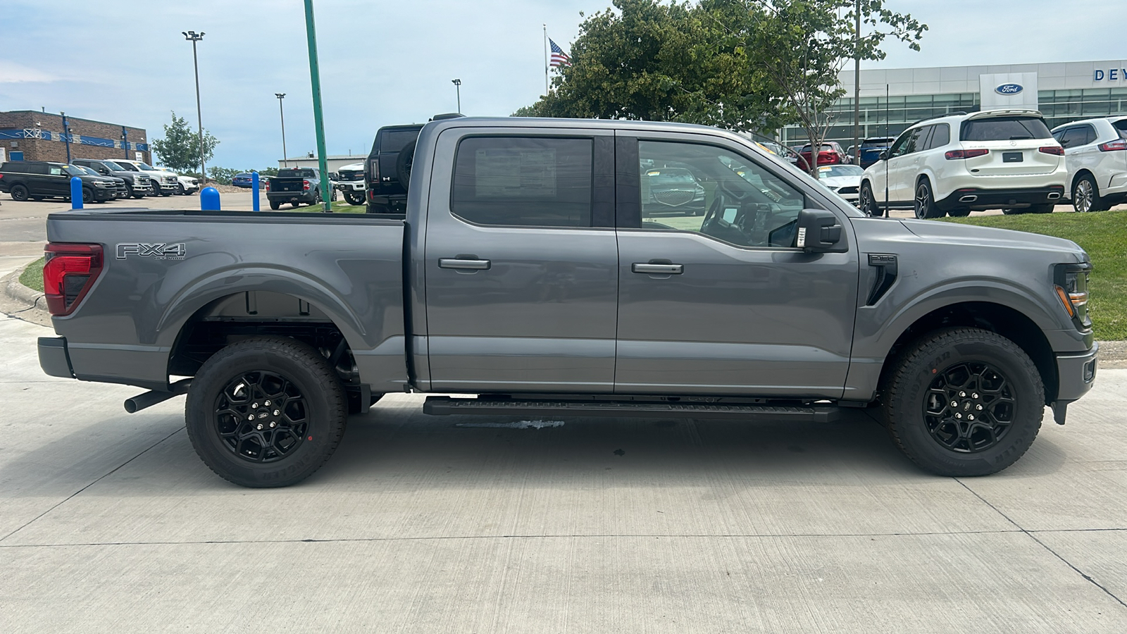 2024 Ford F-150 XLT 2