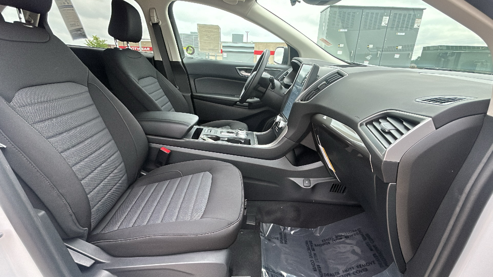 2024 Ford Edge SE 12