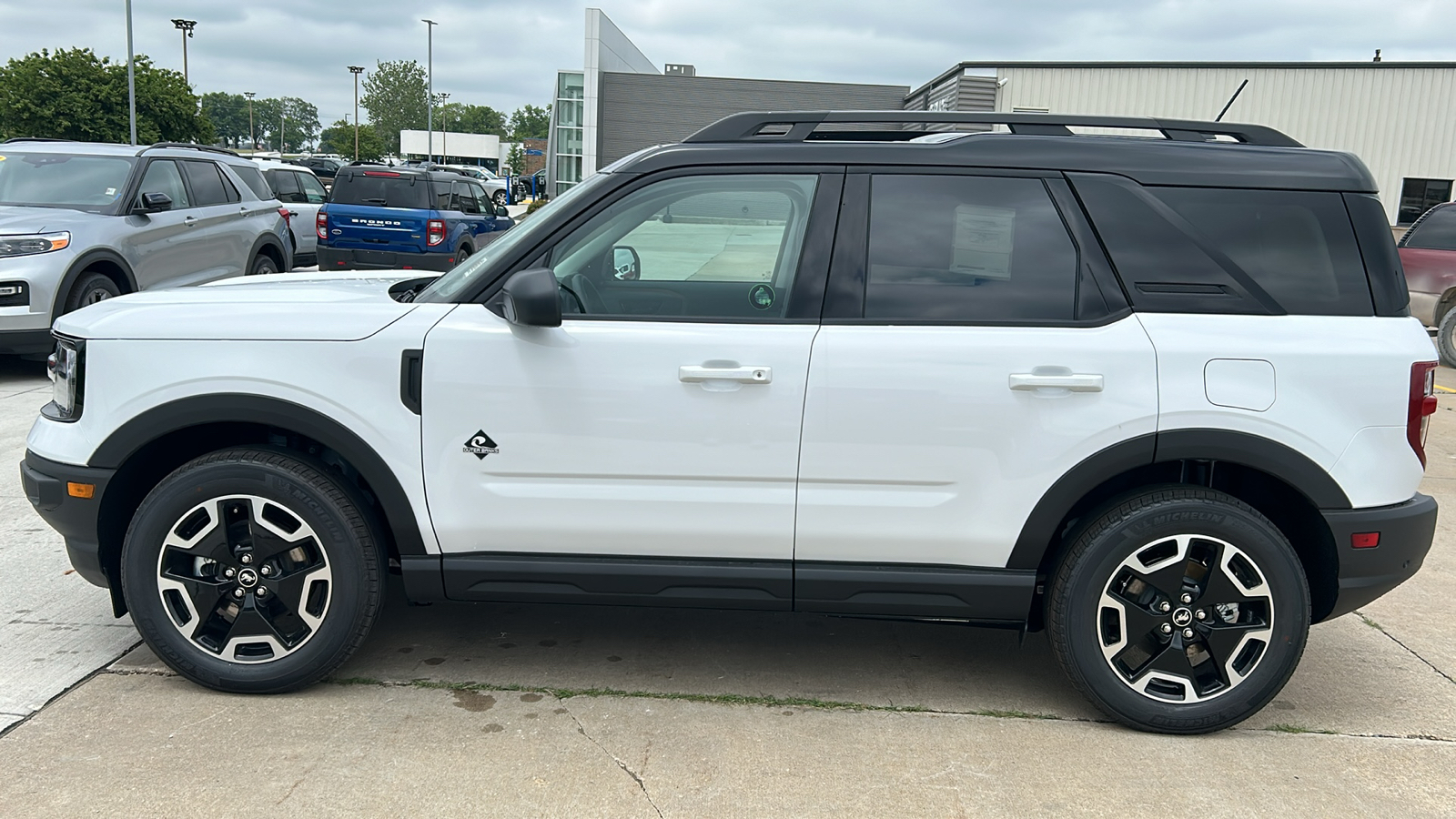 2024 Ford Bronco Sport Outer Banks 6