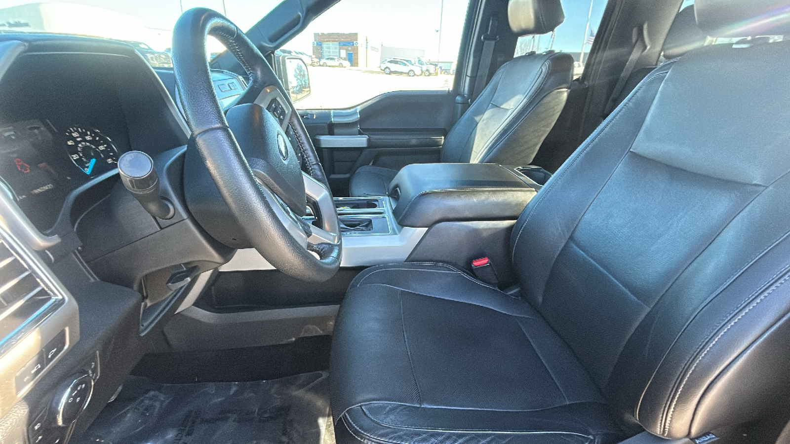 2015 Ford F-150 Lariat 19