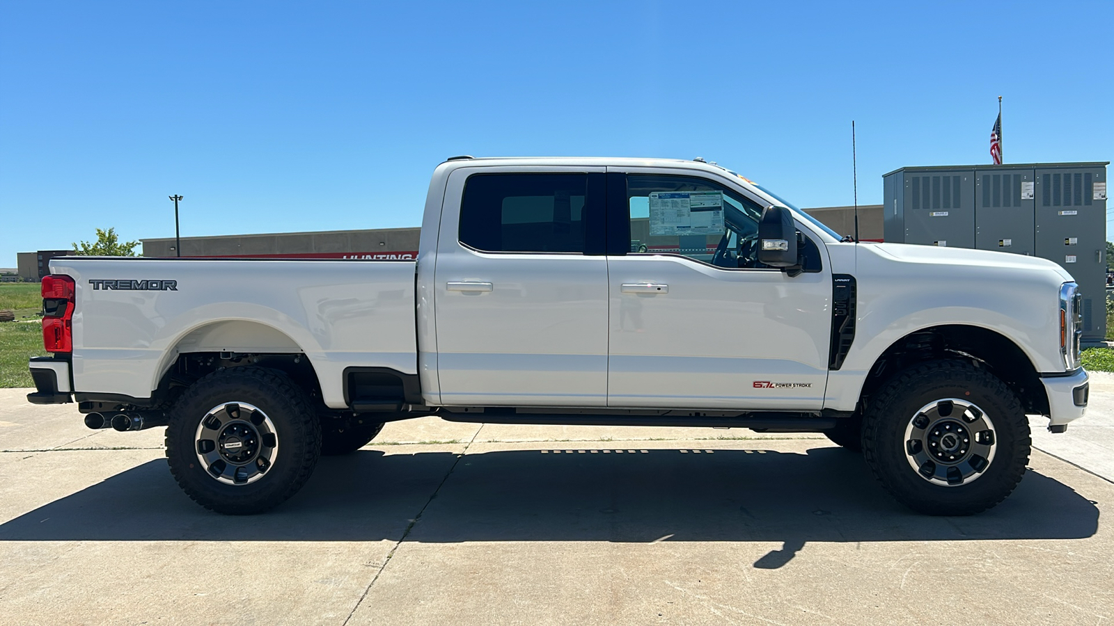 2024 Ford F-350SD Lariat 2