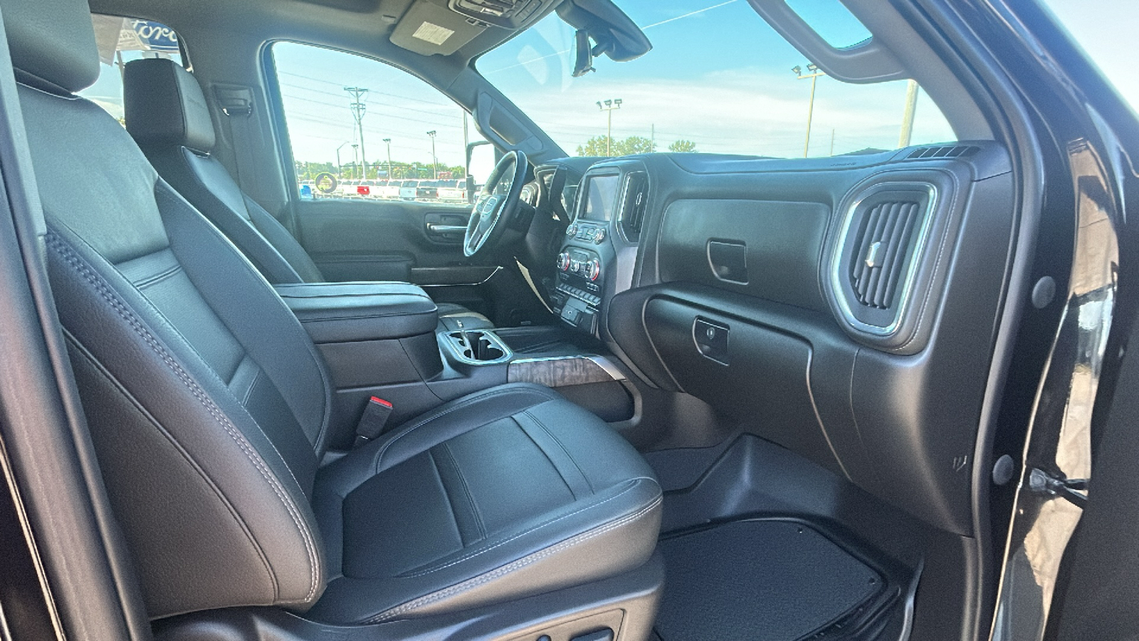 2023 GMC Sierra 2500HD Denali 16