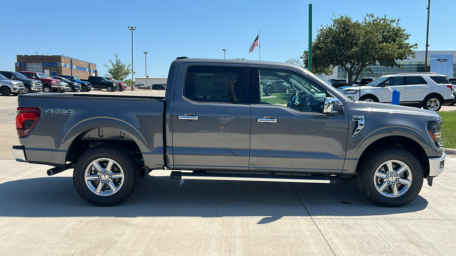 2024 Ford F-150 XLT 2