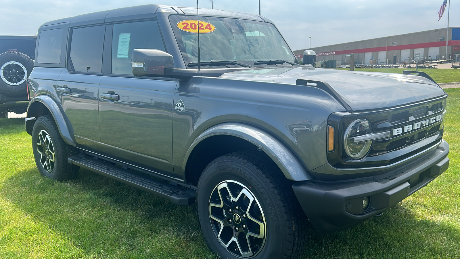 2024 Ford Bronco Outer Banks 1