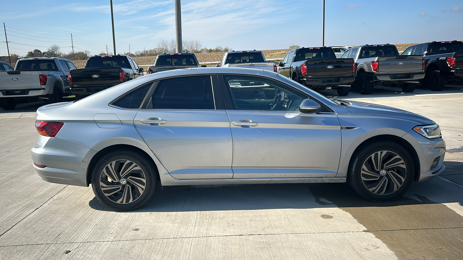 2019 Volkswagen Jetta SEL Premium 2