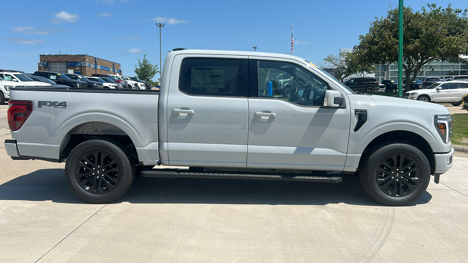 2024 Ford F-150 Lariat 2