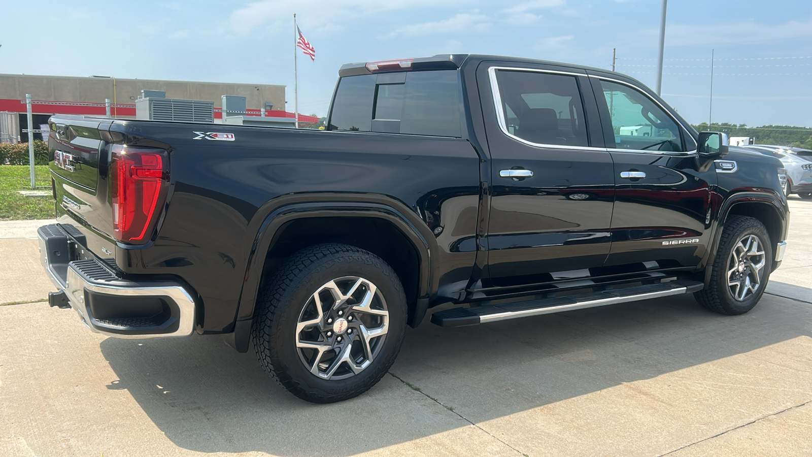 2024 GMC Sierra 1500 SLT 3