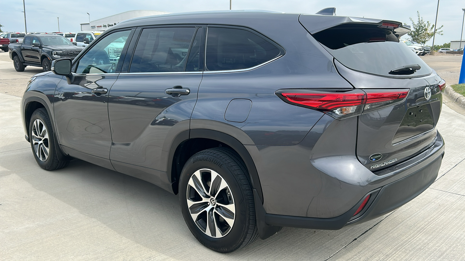 2022 Toyota Highlander XLE 5