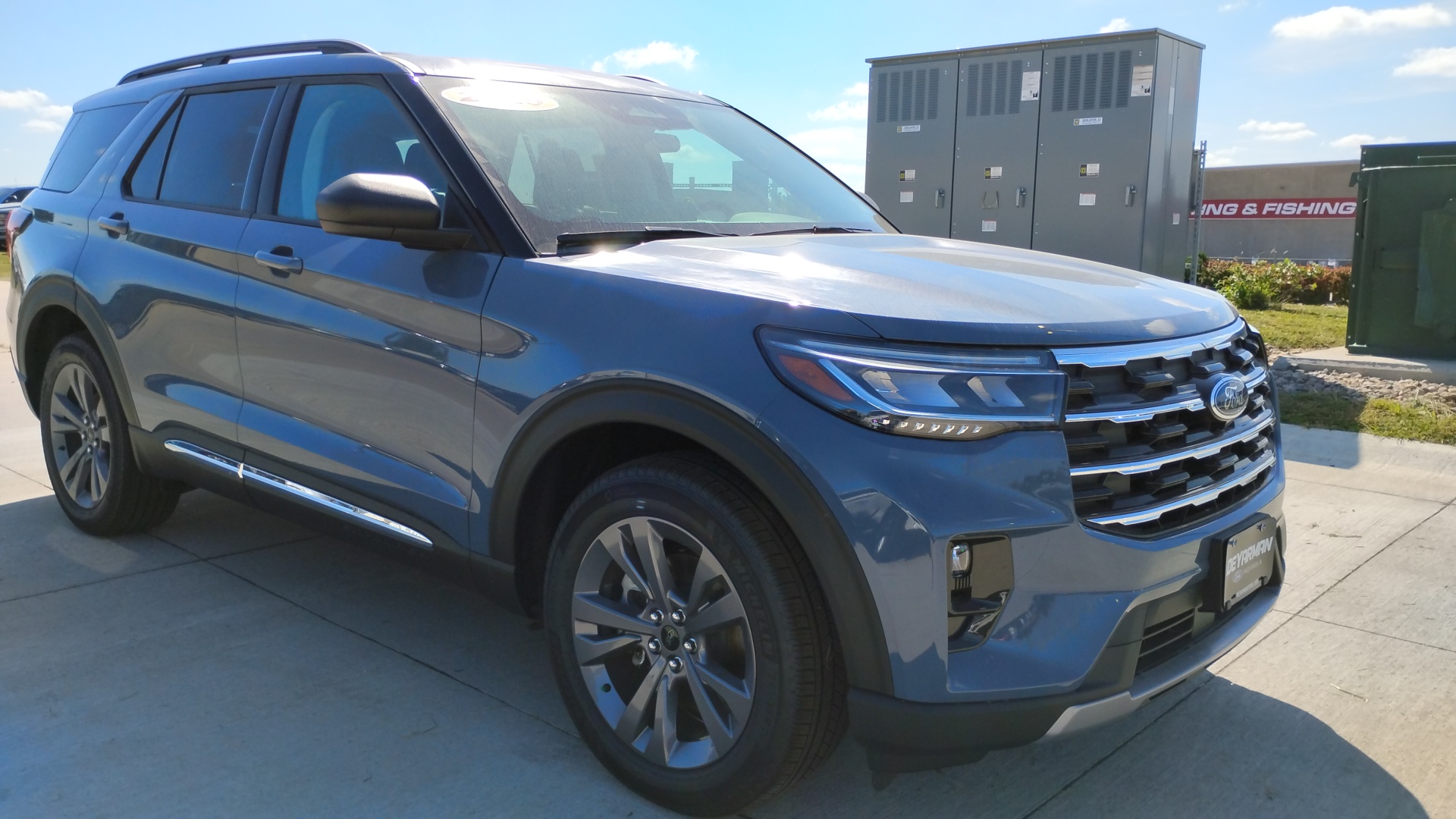 2025 Ford Explorer Active 1