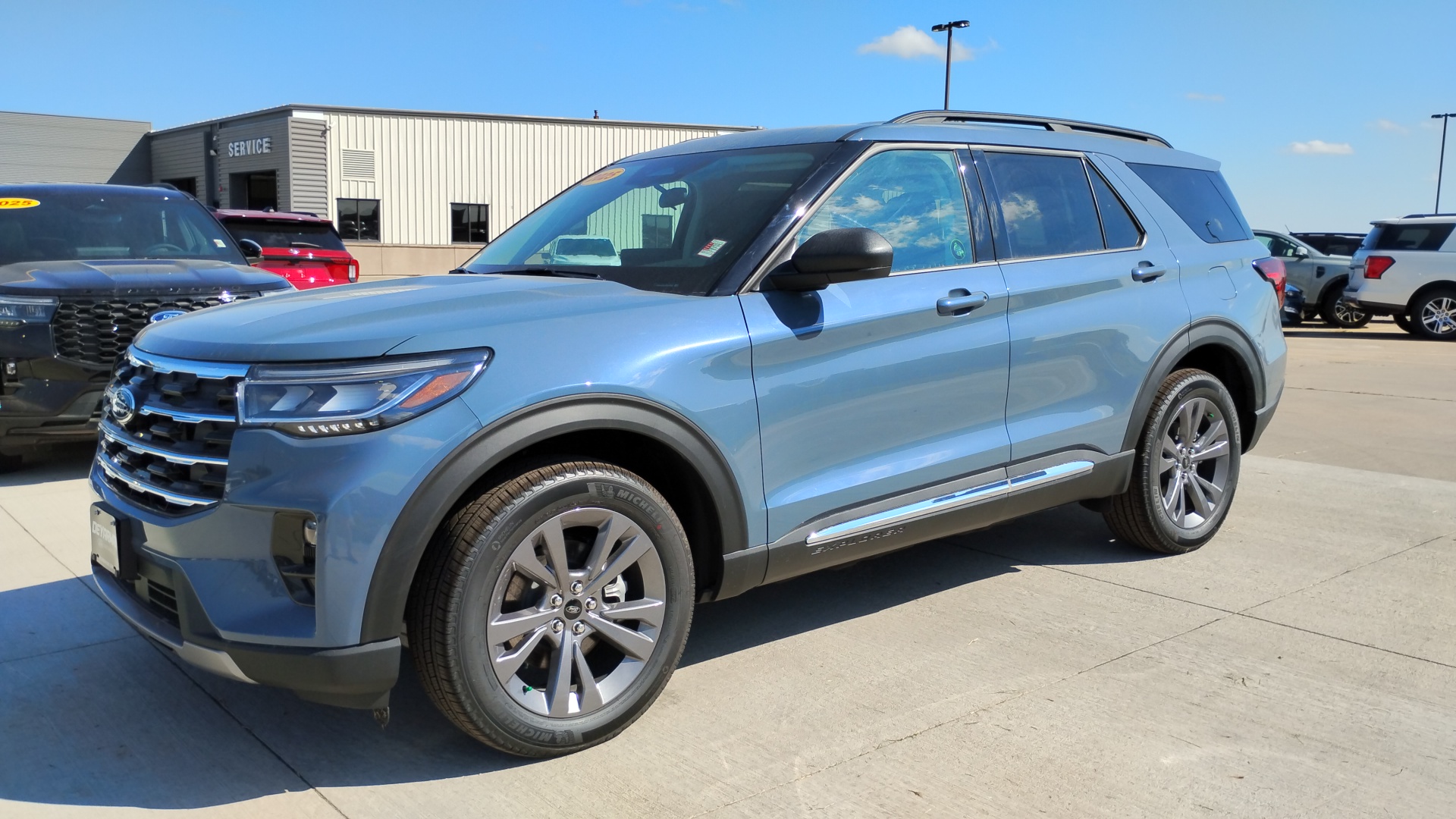 2025 Ford Explorer Active 7