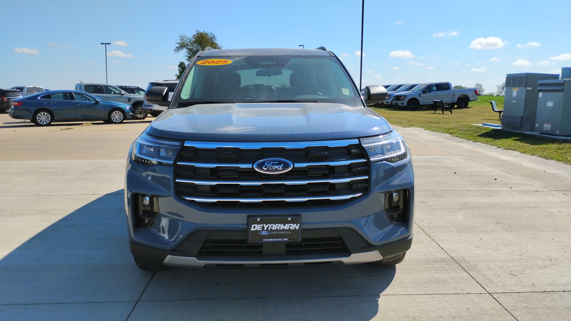 2025 Ford Explorer Active 8