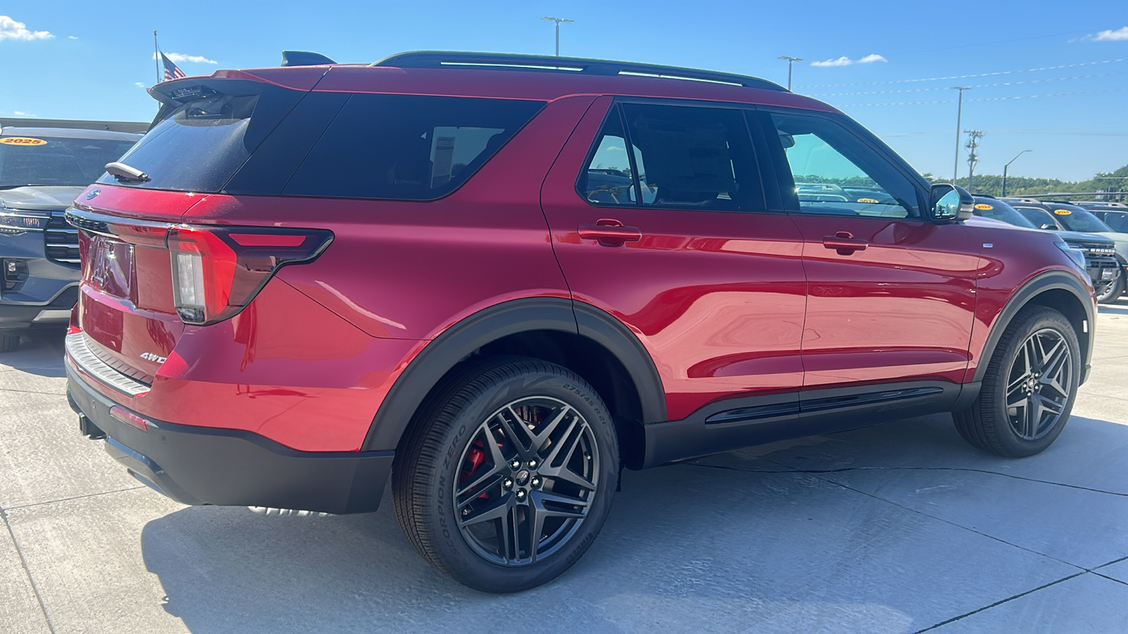 2025 Ford Explorer ST-Line 3