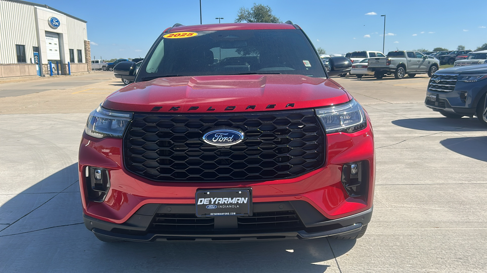 2025 Ford Explorer ST-Line 8