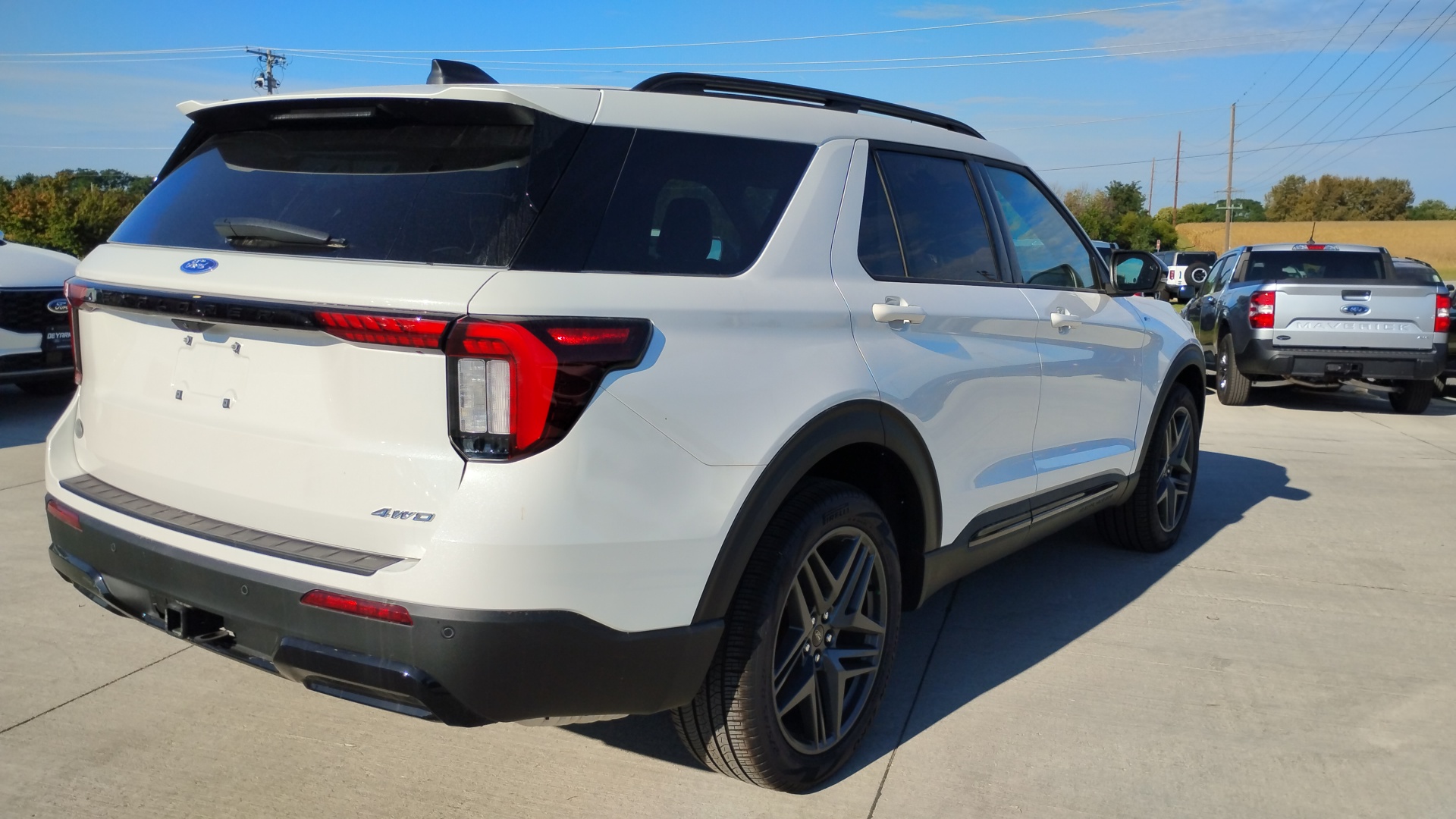 2025 Ford Explorer ST-Line 3