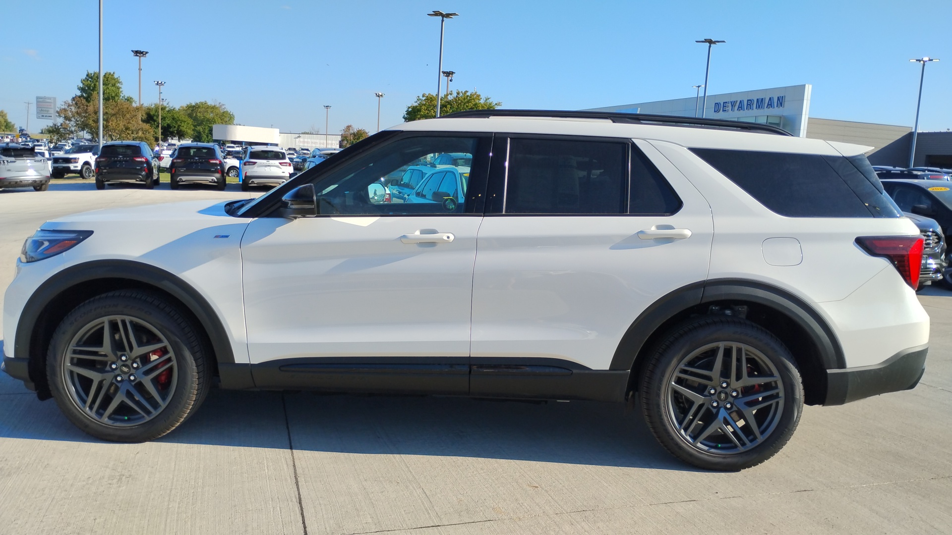 2025 Ford Explorer ST-Line 6