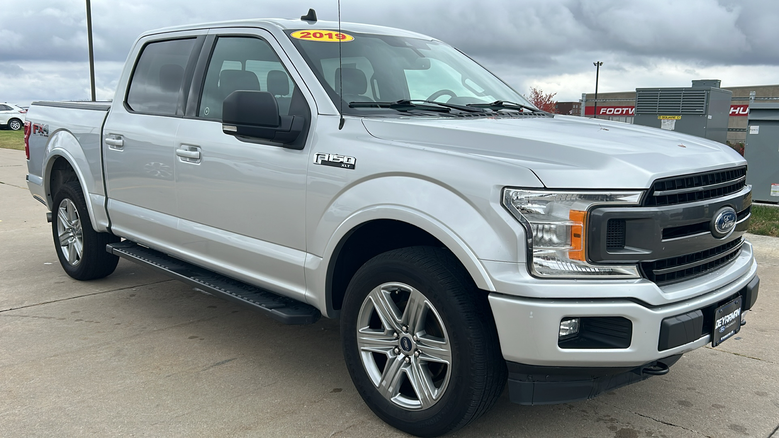 2019 Ford F-150 XLT 1