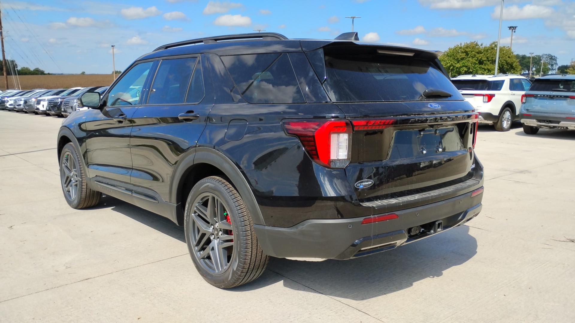 2025 Ford Explorer ST-Line 5