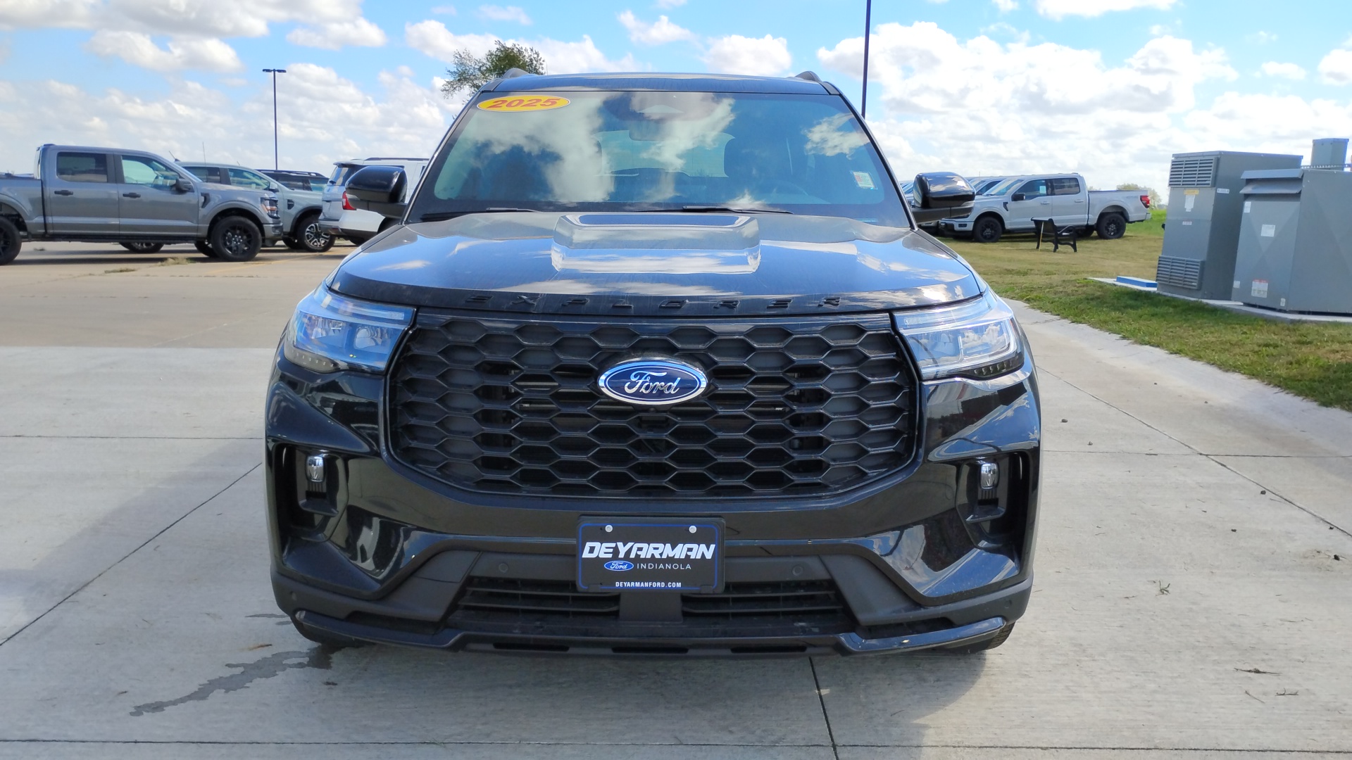 2025 Ford Explorer ST-Line 8