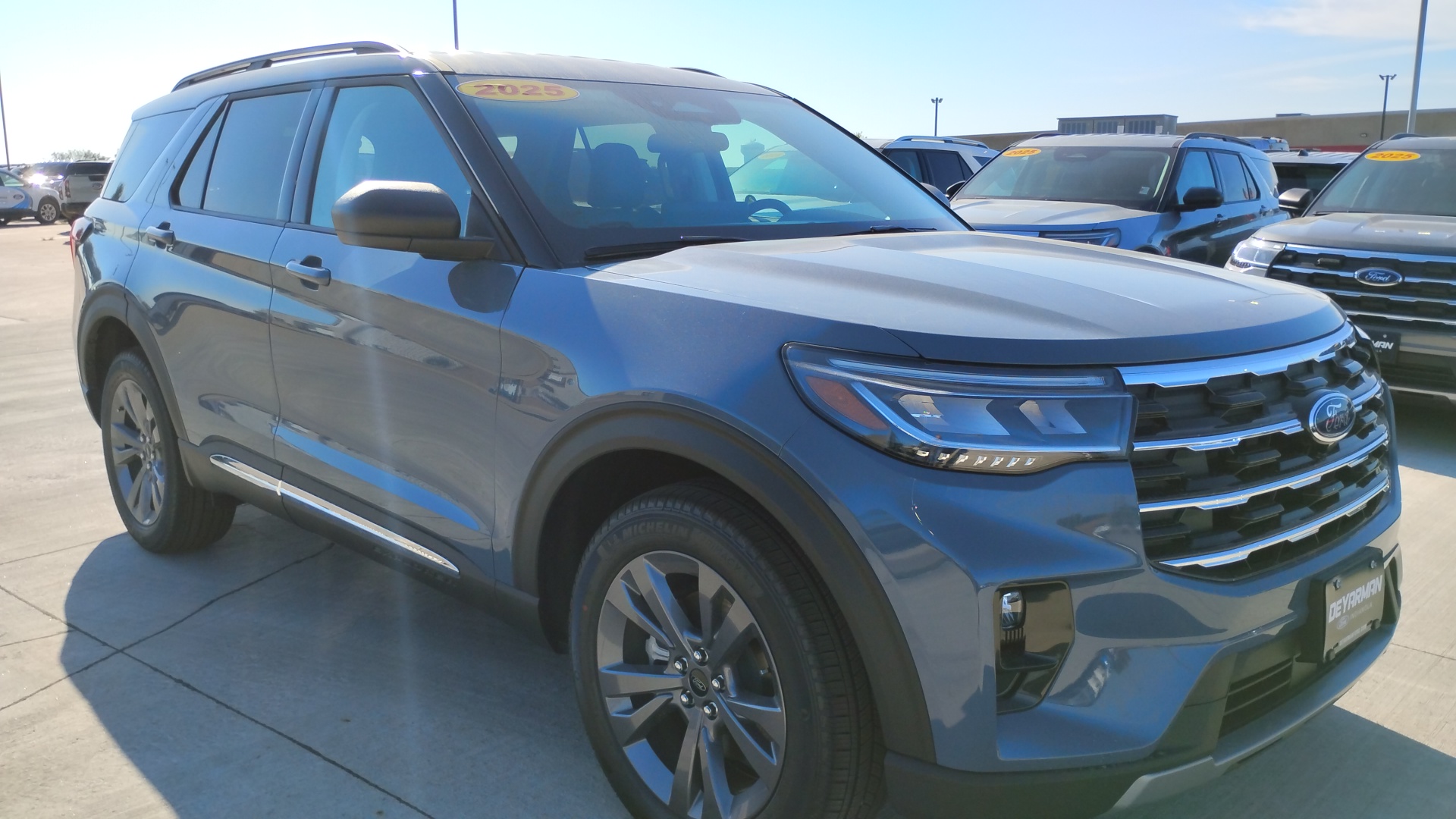 2025 Ford Explorer Active 1