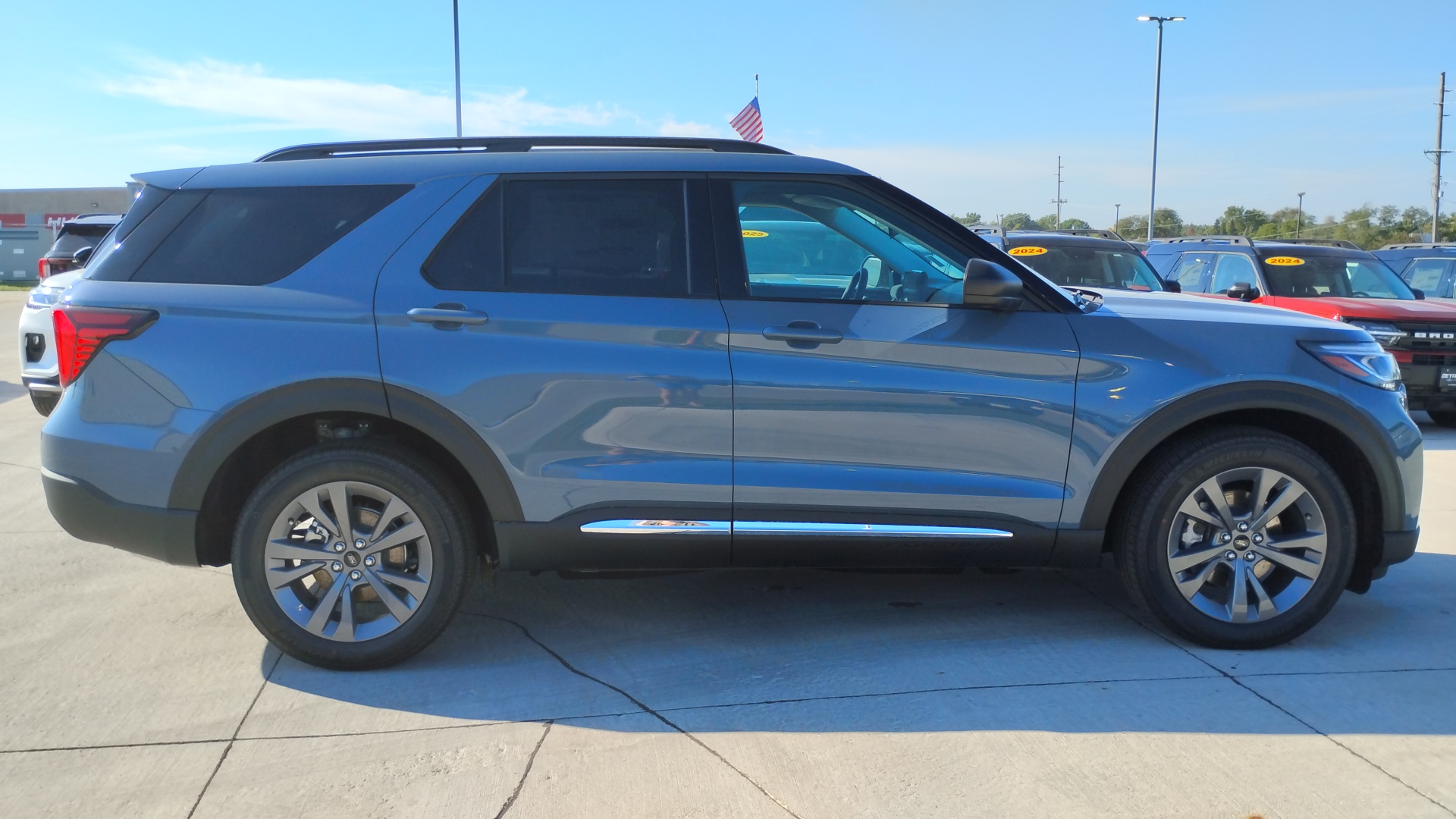 2025 Ford Explorer Active 2