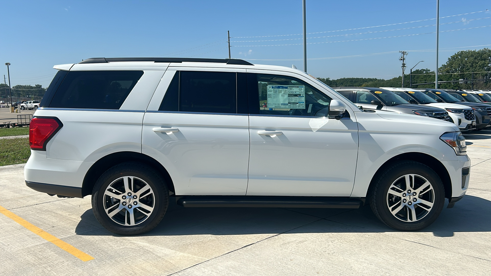 2024 Ford Expedition XLT 2