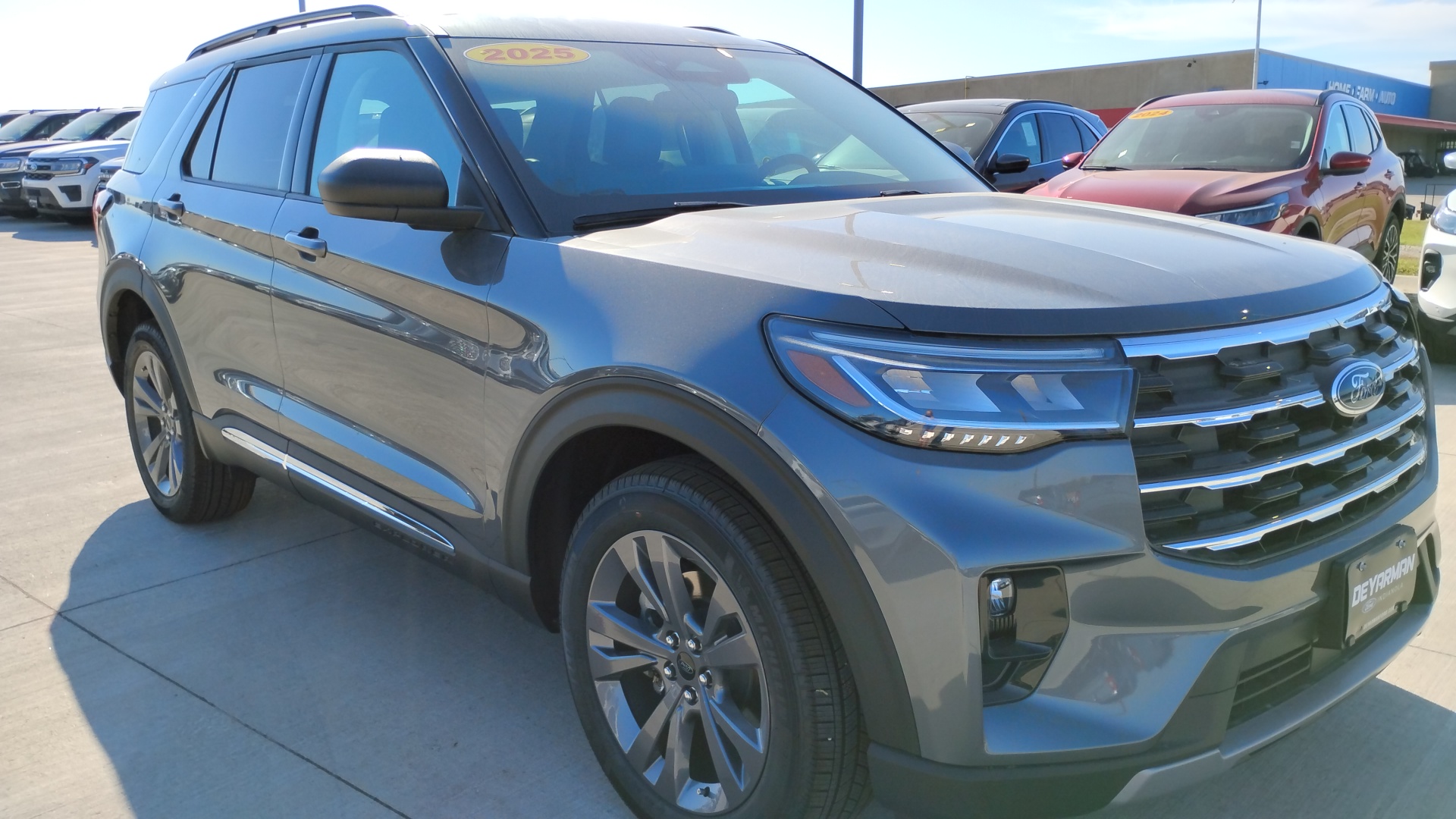 2025 Ford Explorer Active 1