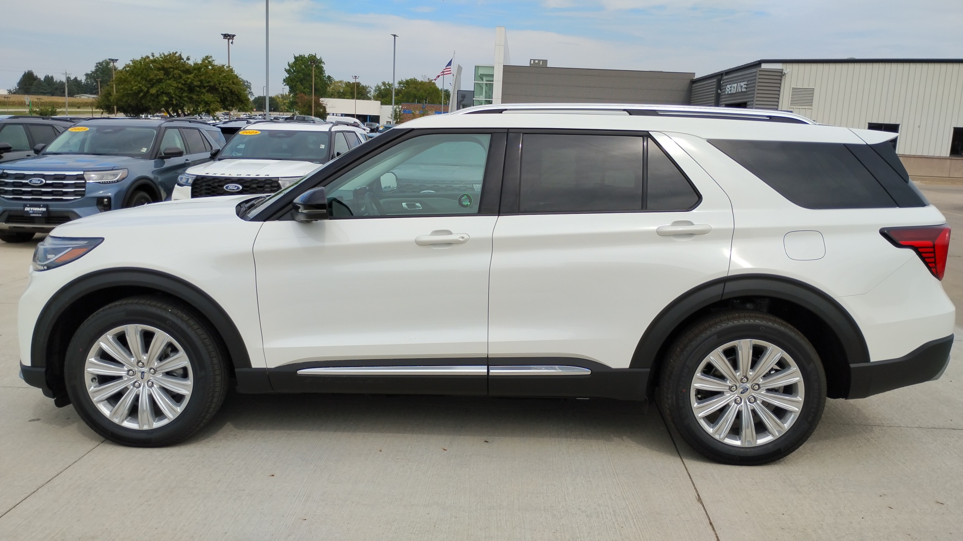 2025 Ford Explorer Platinum 6