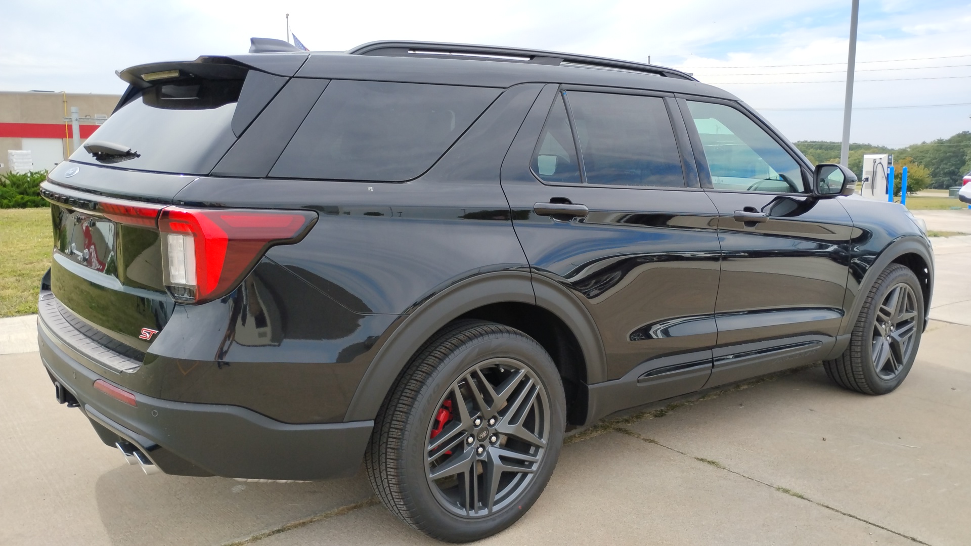 2025 Ford Explorer ST 3