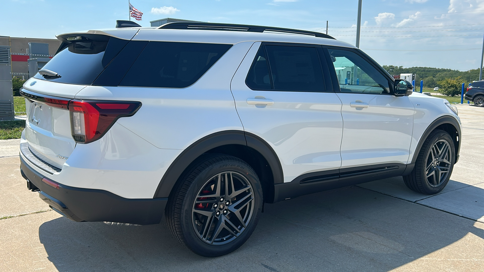 2025 Ford Explorer ST-Line 3