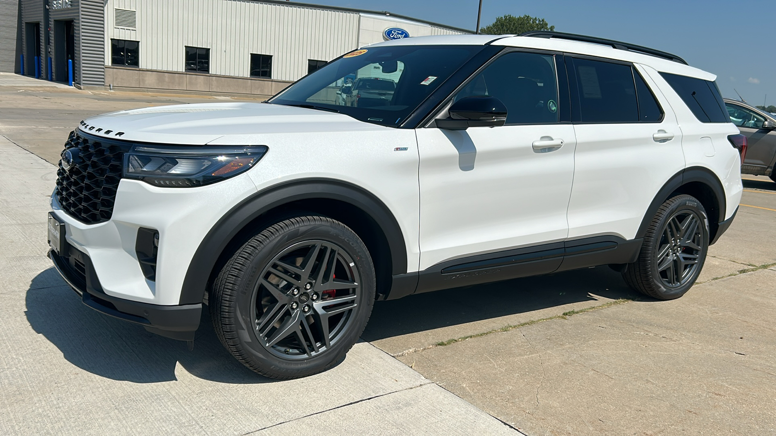 2025 Ford Explorer ST-Line 7