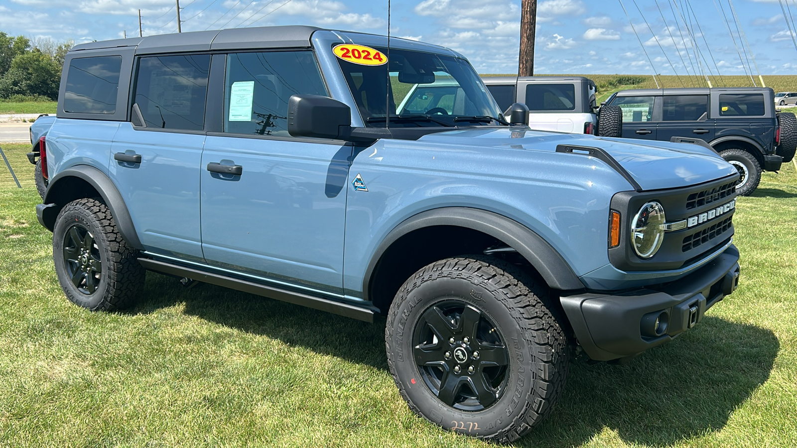 2024 Ford Bronco Black Diamond 1