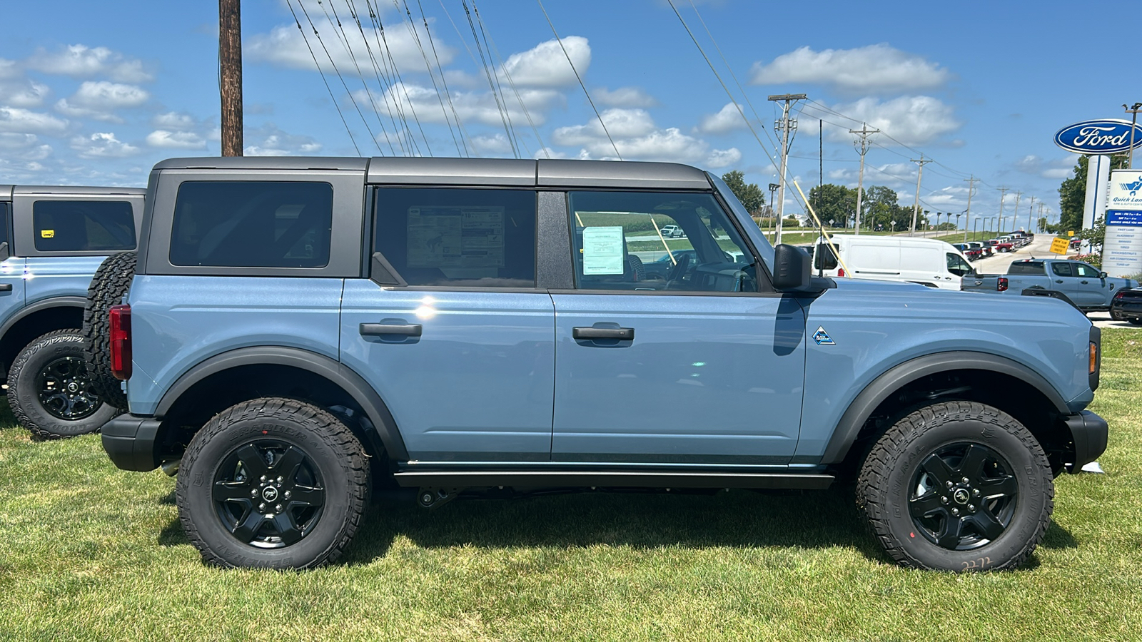 2024 Ford Bronco Black Diamond 2