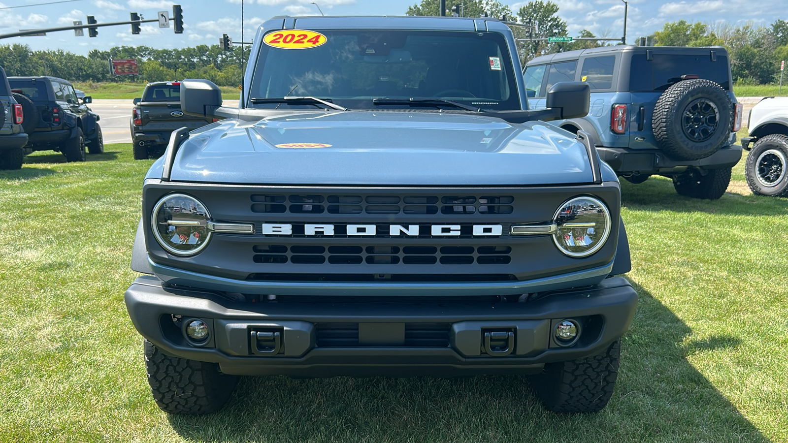 2024 Ford Bronco Black Diamond 8