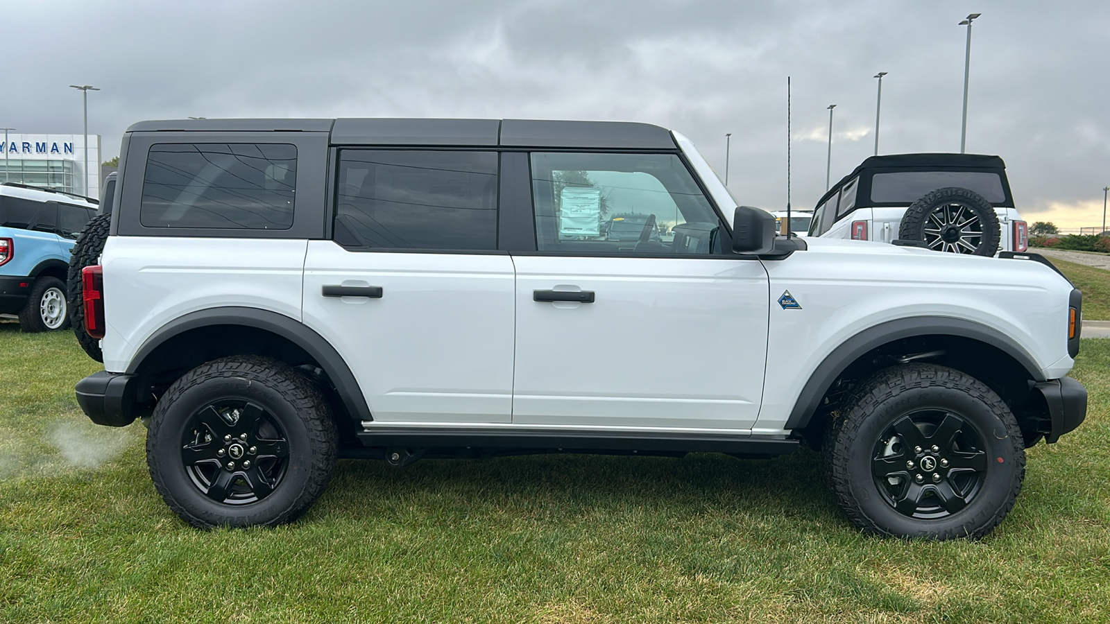 2024 Ford Bronco Black Diamond 2