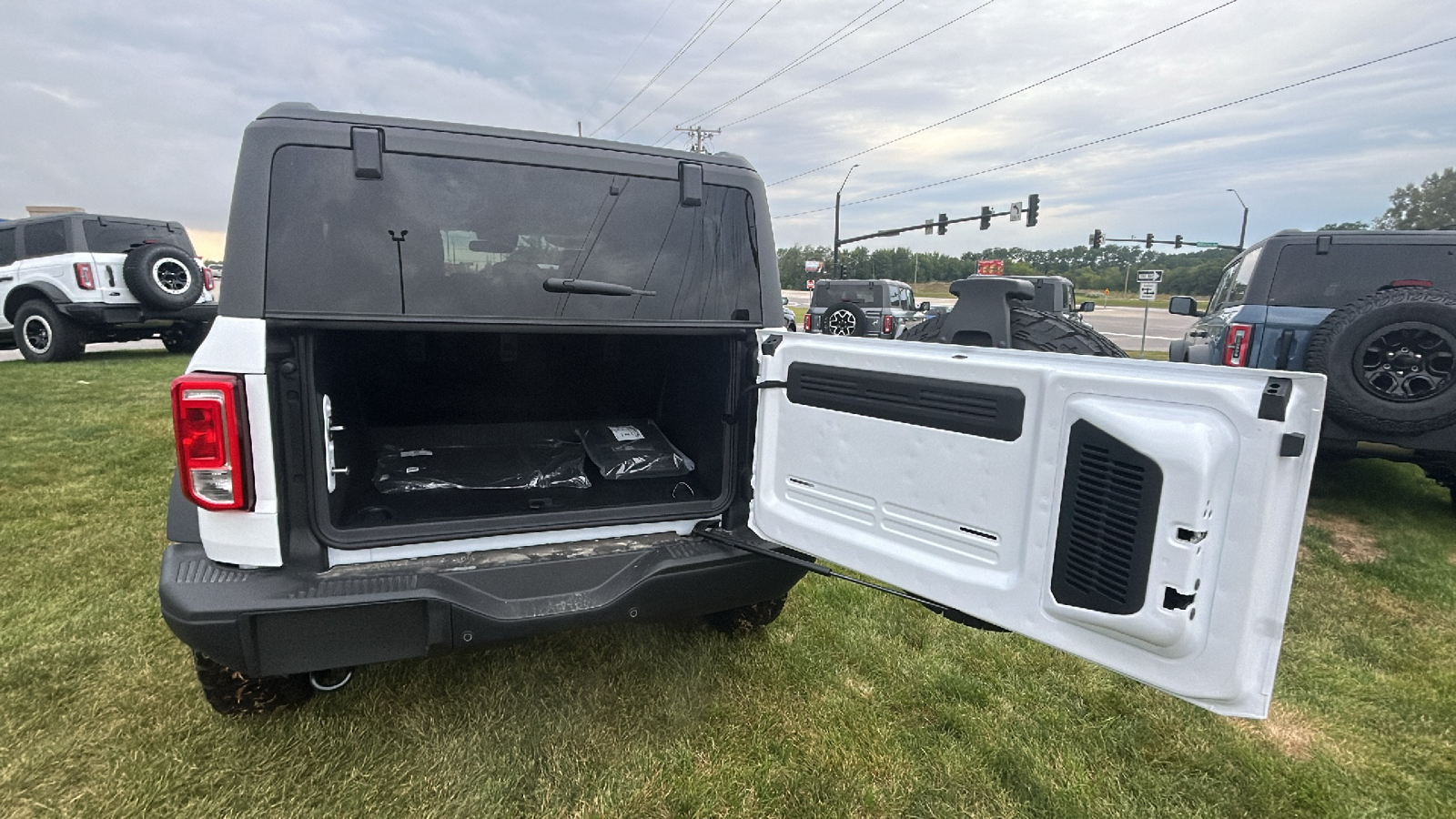 2024 Ford Bronco Black Diamond 16